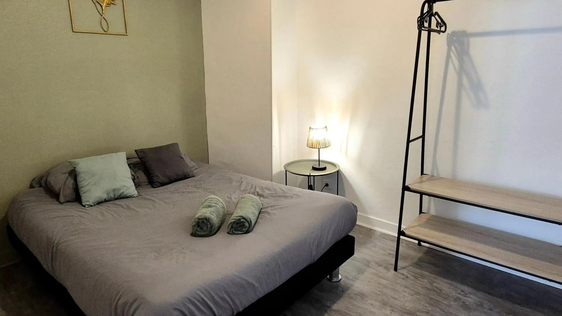 Verdant Oasis - Proche Du Centre - Wifi Gratuit - Parking A Proximite Lourdes Apartamento